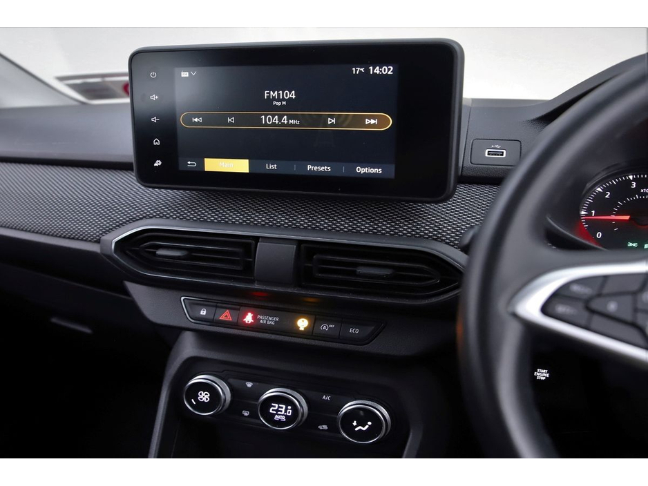 2022 Dacia Jogger - image 23