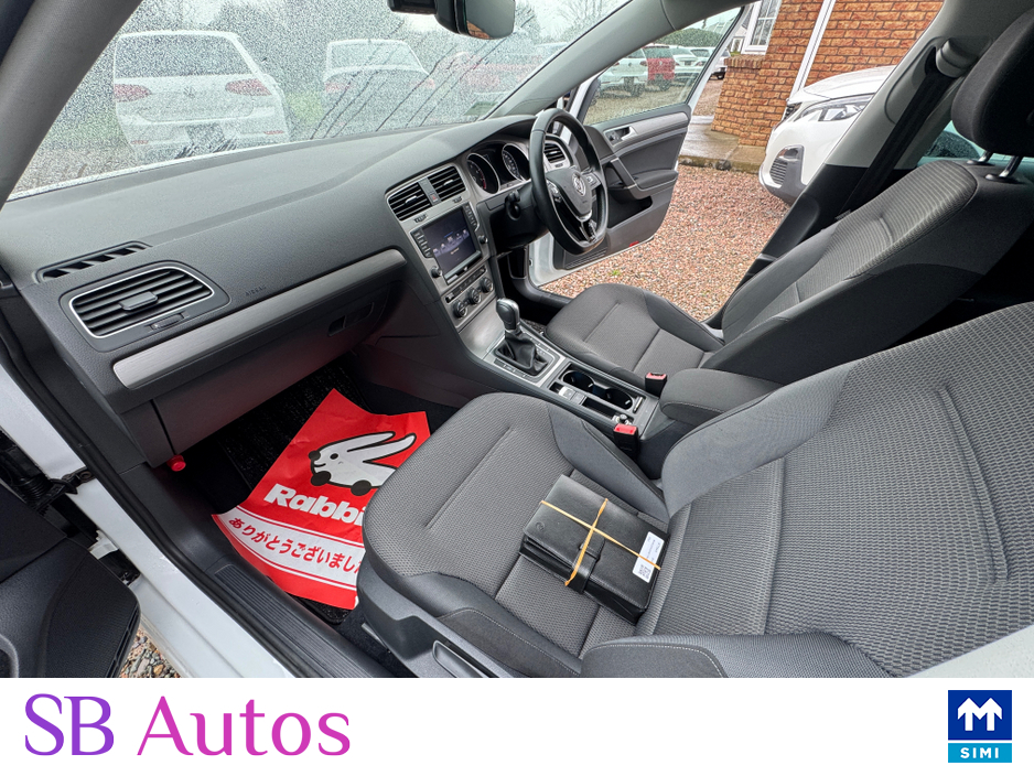 2017 Volkswagen Golf - image 12