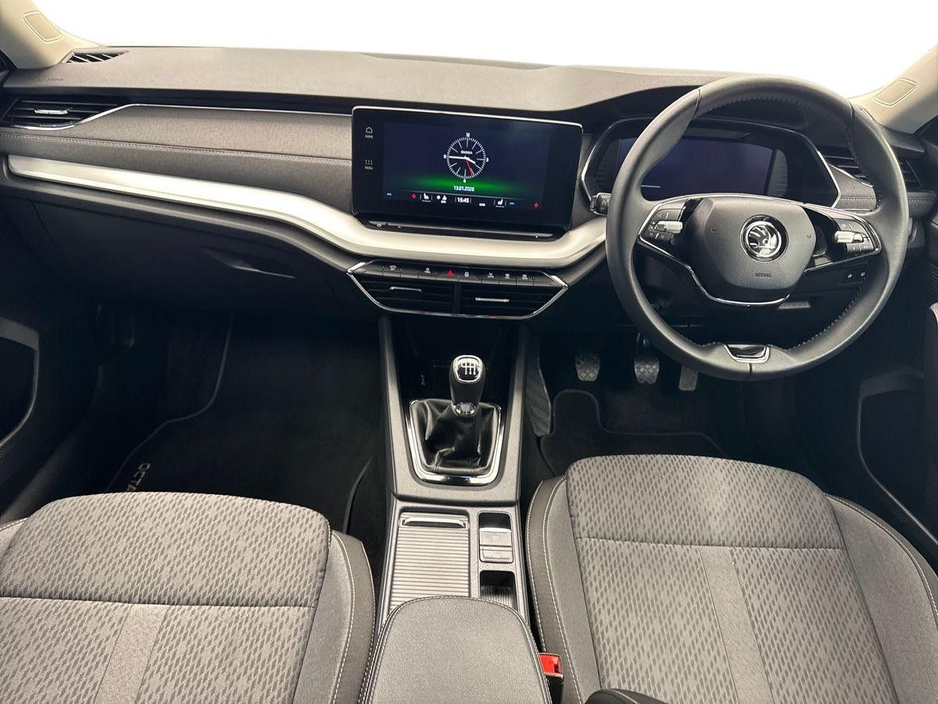 2024 Skoda Octavia - image 8
