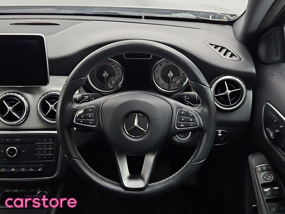 2016 Mercedes-Benz GLA Class - image 19