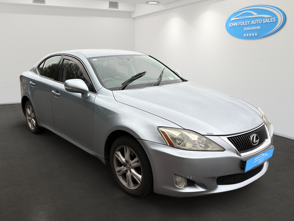 2009 Lexus IS 220 D - image 3