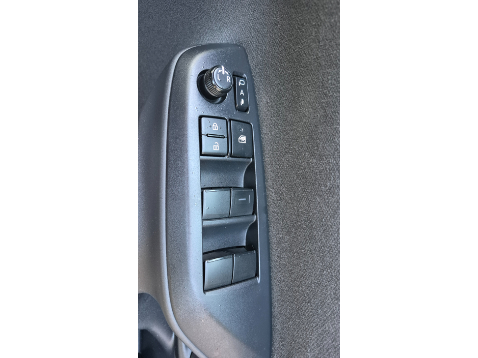 2020 Toyota Yaris Hybrid X Pack Automatic €14,950