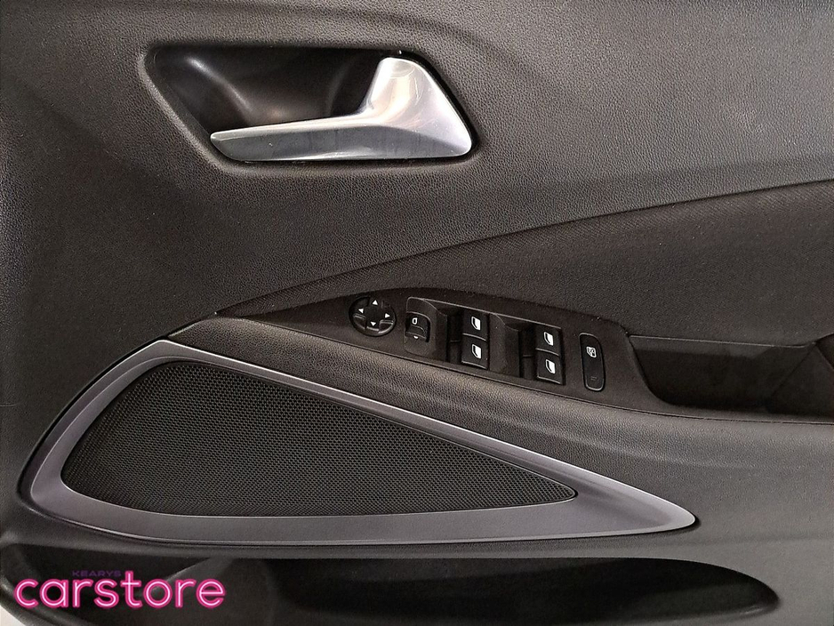 2022 Opel Crossland - image 17