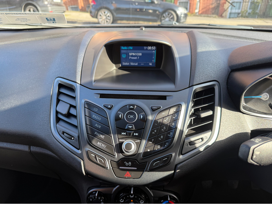 2016 Ford Fiesta - image 14