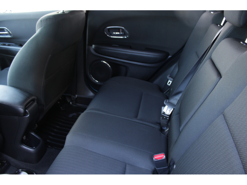 2016 Honda Vezel - image 23