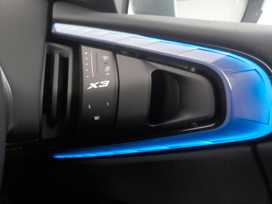 2025 BMW X3 - image 21