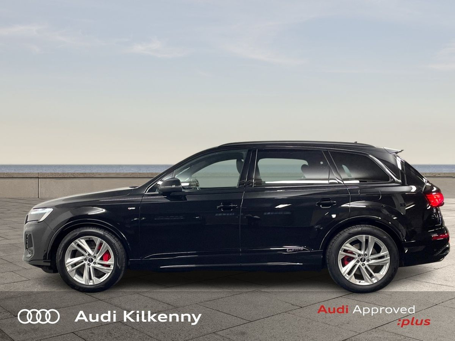 2026 Audi Q7 55 TFSI E Q S LINE €104,900