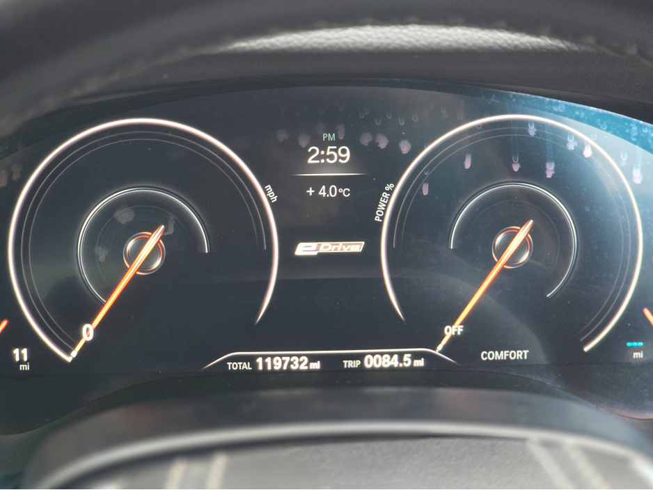 2019 BMW 5 Series - image 24