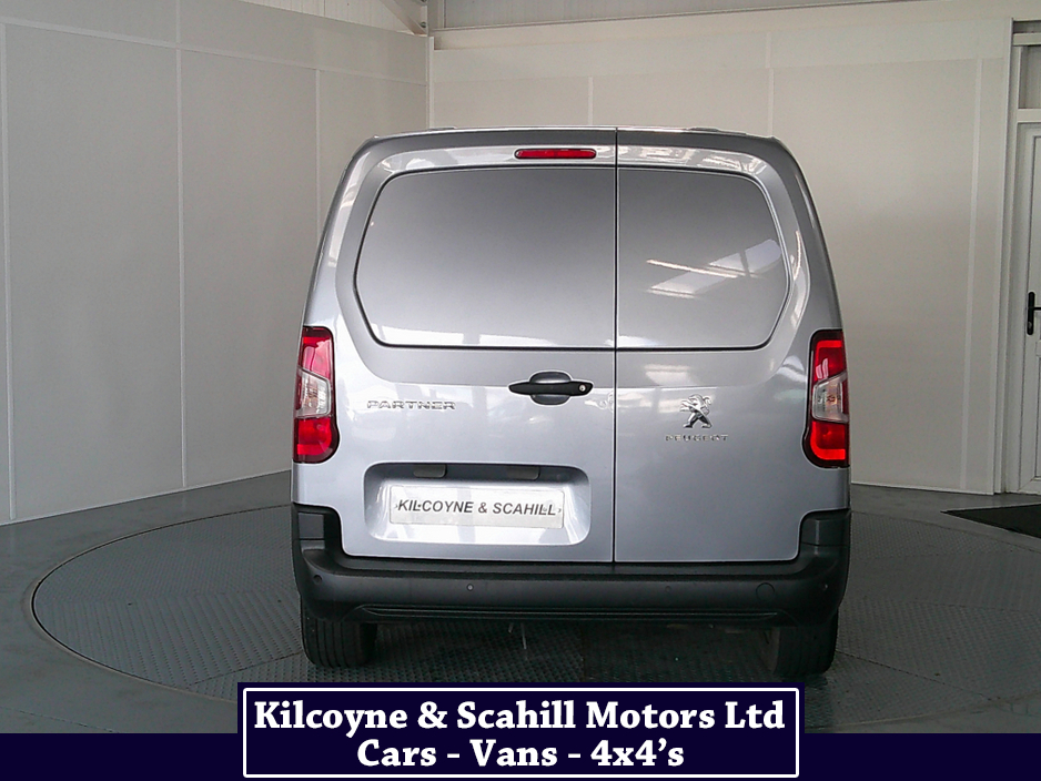 2023 Peugeot Partner - image 6