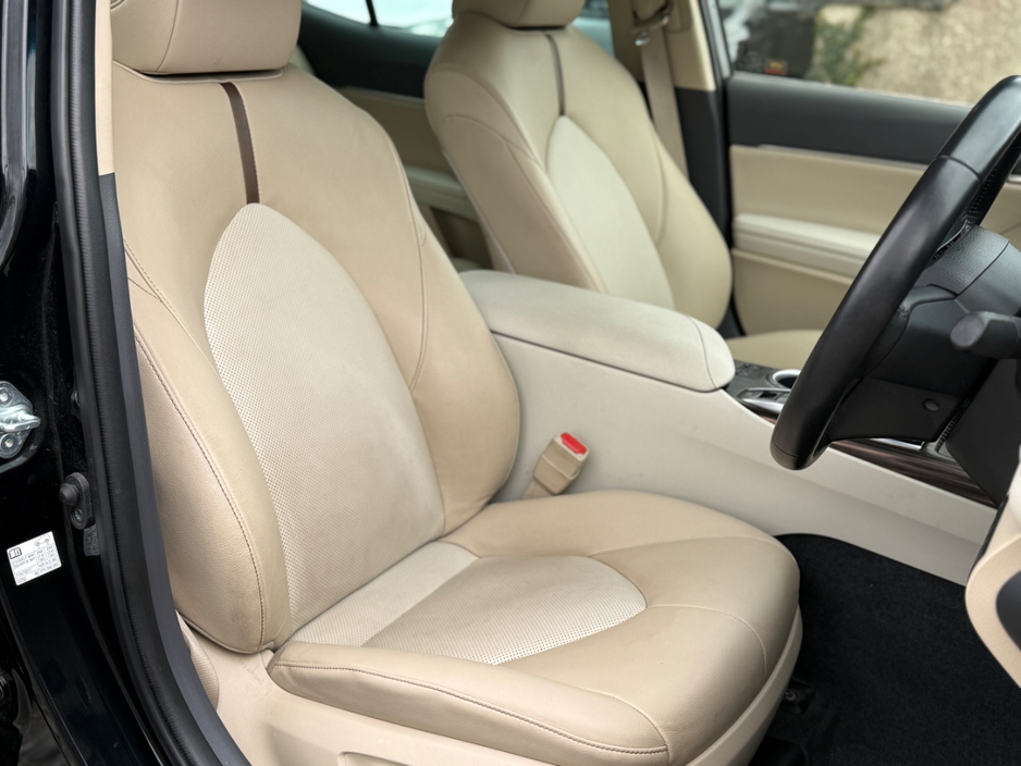 2021 Toyota Camry - image 18