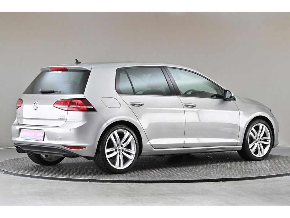 2016 Volkswagen Golf - image 10