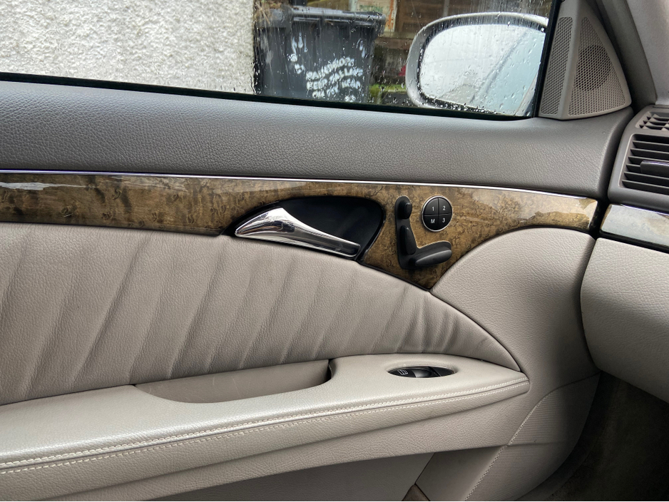 2004 Mercedes-Benz E Class - image 13