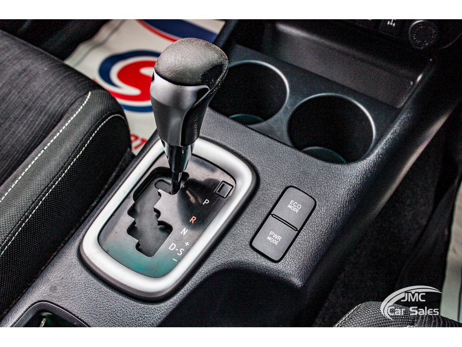 2019 Toyota Hilux - image 20