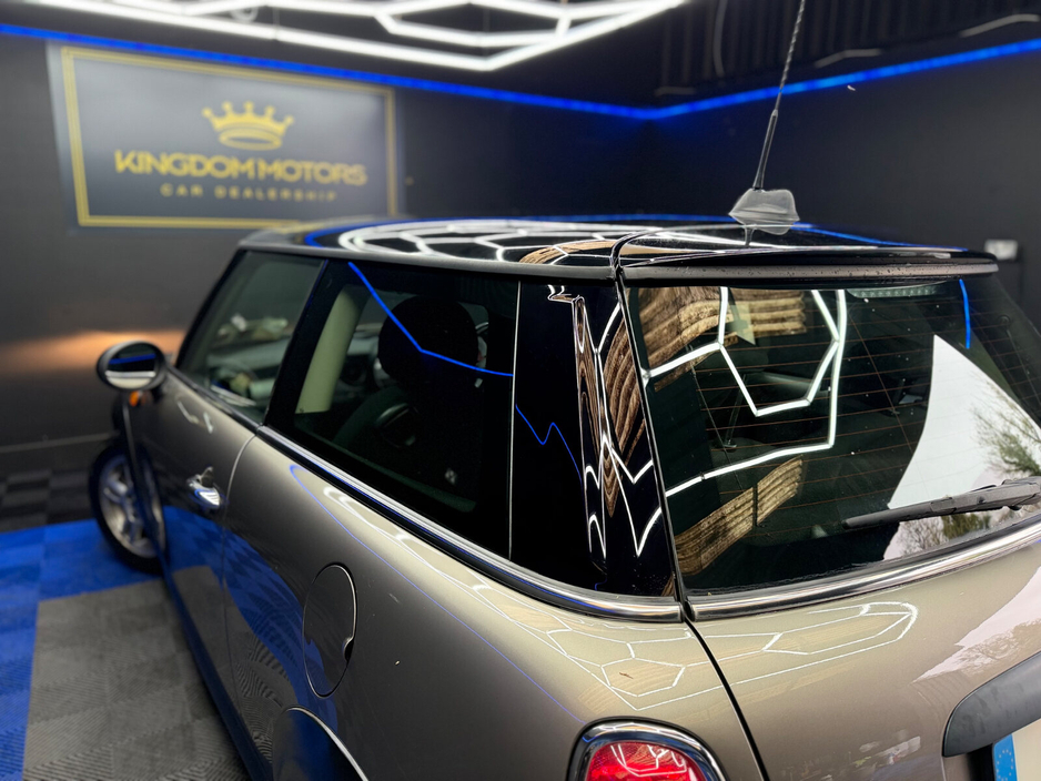 2012 MINI Hatch - image 19