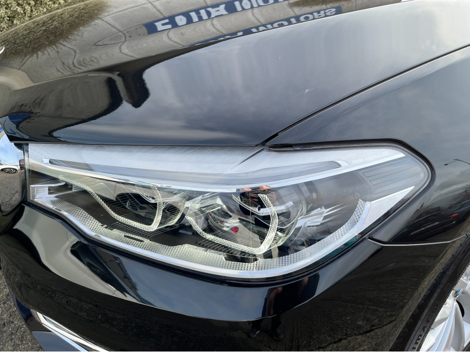 2018 BMW 5 Series - image 6