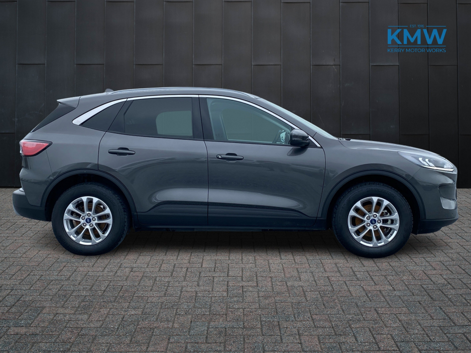 2023 Ford Kuga - image 4