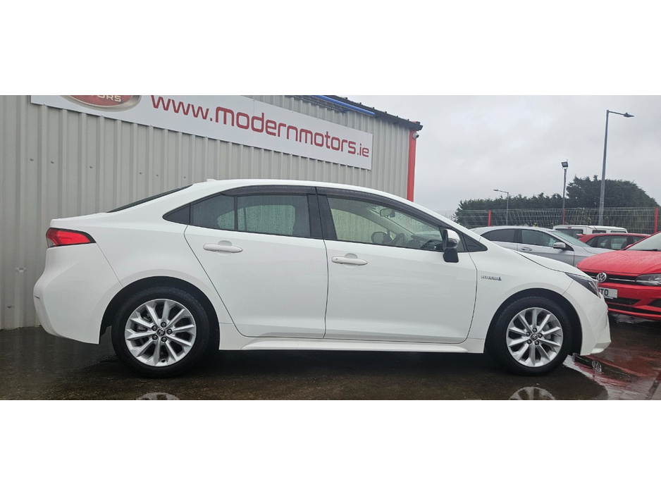 2020 Toyota Corolla - image 4