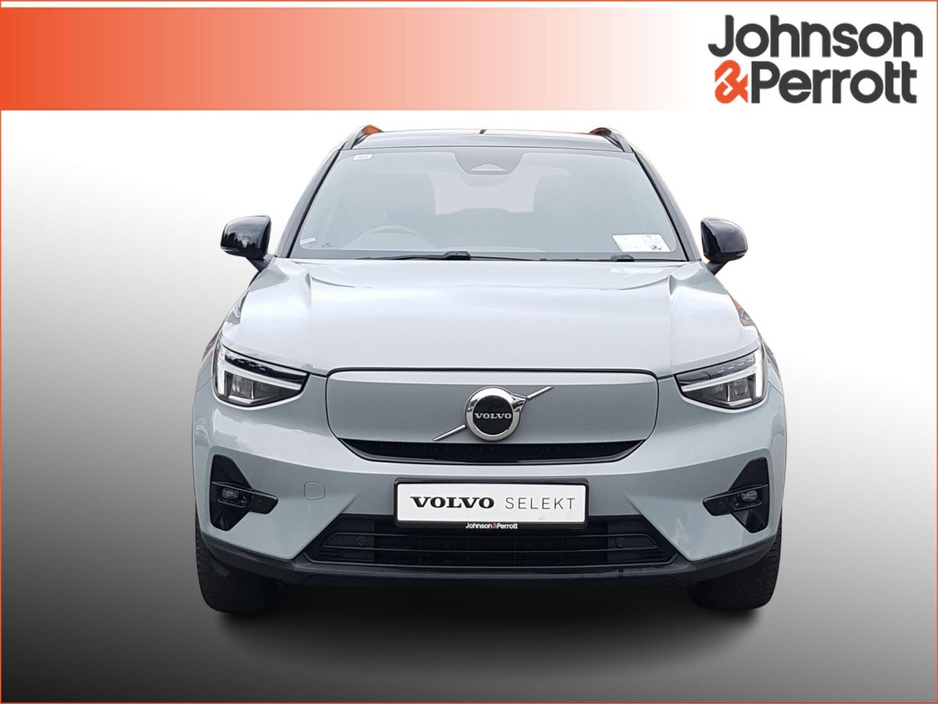 2024 Volvo XC40 - image 4