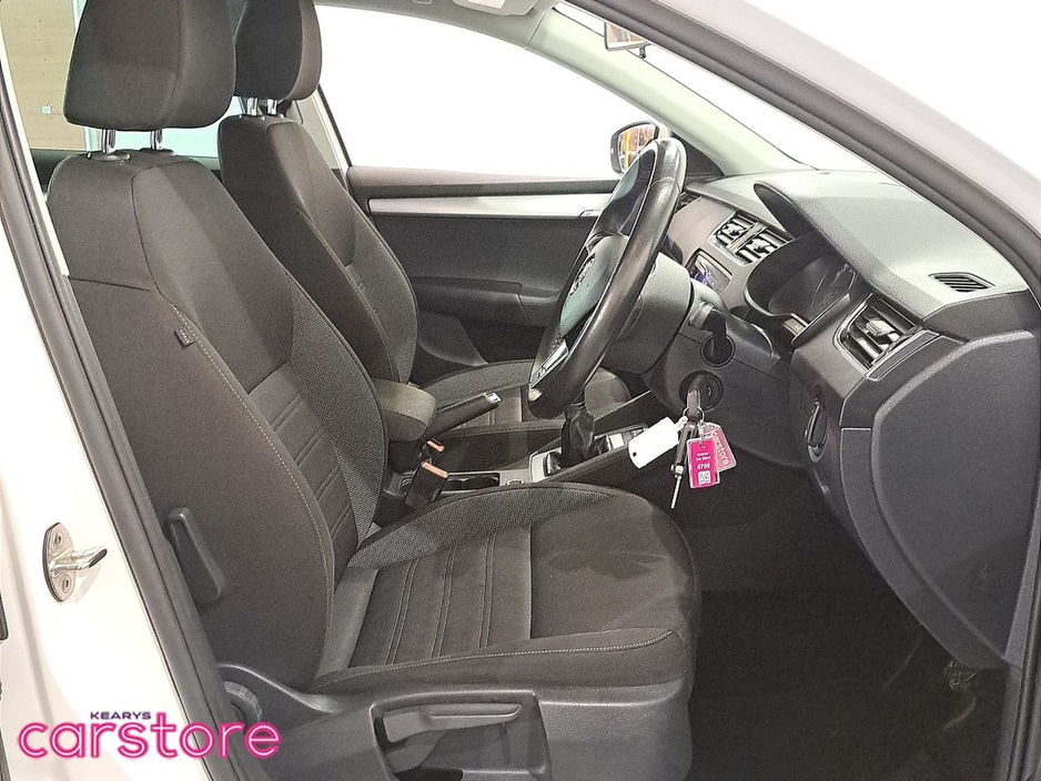 2019 Skoda Octavia - image 11