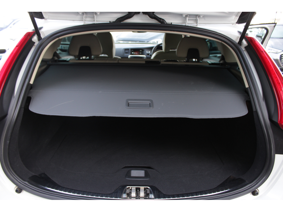 2016 Volvo V60 CROSS COUNTRY - image 18