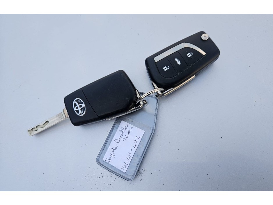 2014 Toyota Corolla - image 10