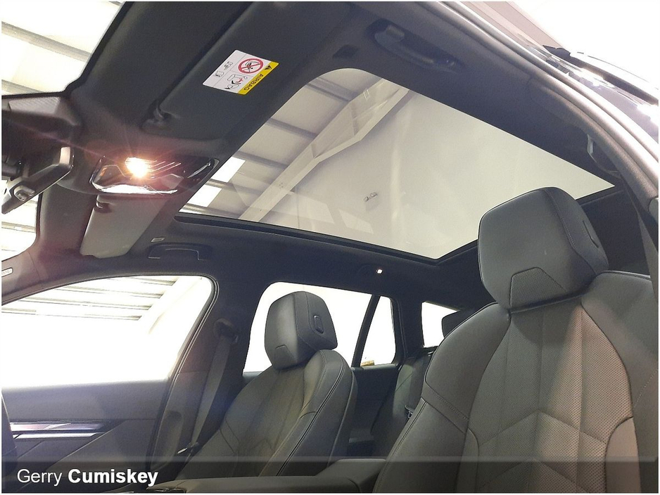 2025 BMW 5 Series - image 8