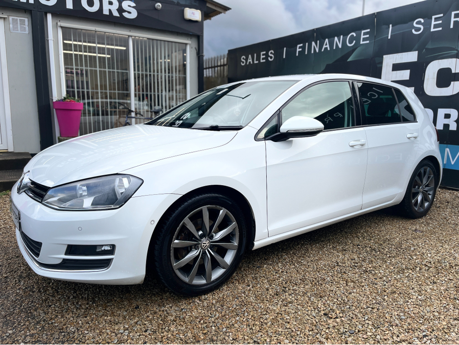 2013 Volkswagen Golf - image 4