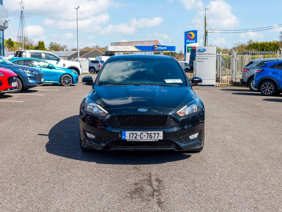 2017 Ford Focus - image 12