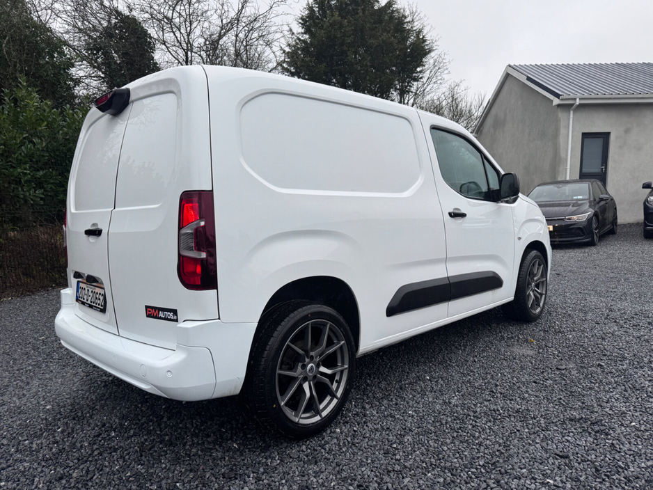 2020 Peugeot Partner  €13,950