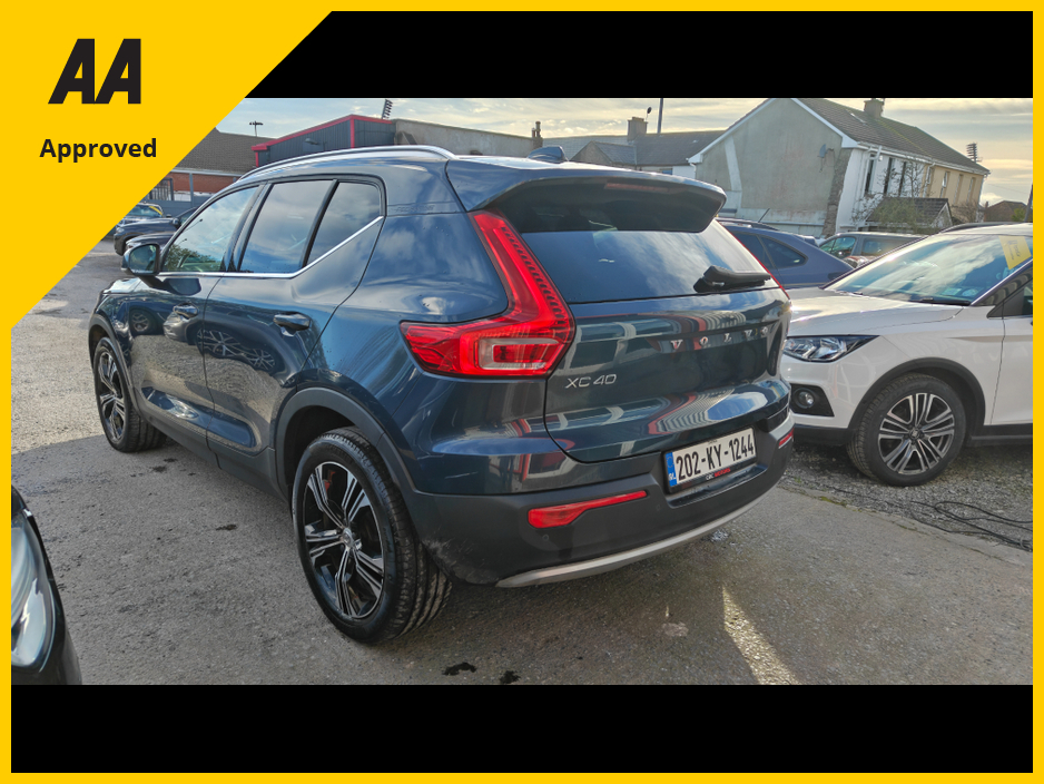 2020 Volvo XC40 - image 10