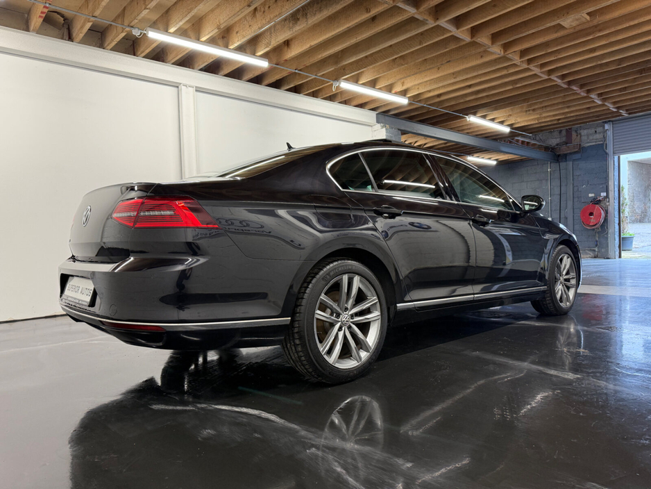 2019 Volkswagen Passat - image 7