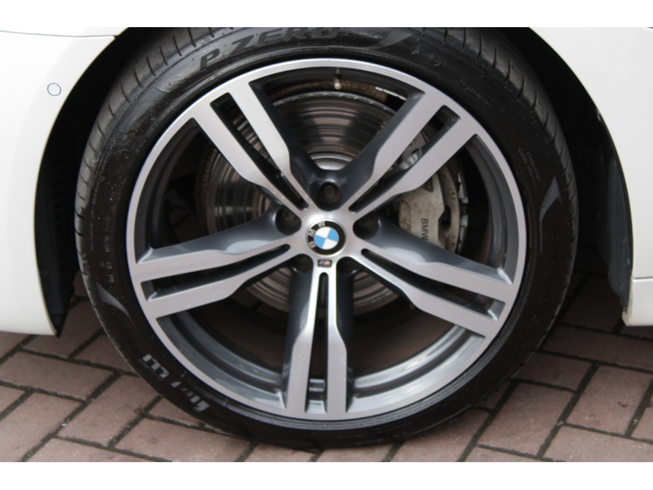 2019 BMW 7 Series - image 26