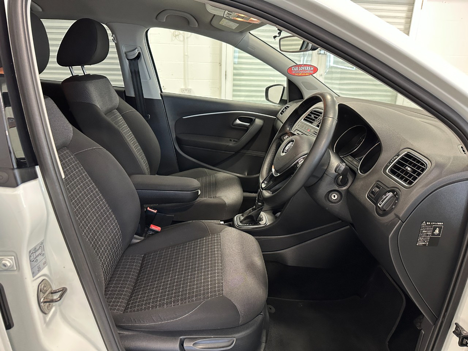 2016 Volkswagen Polo - image 17