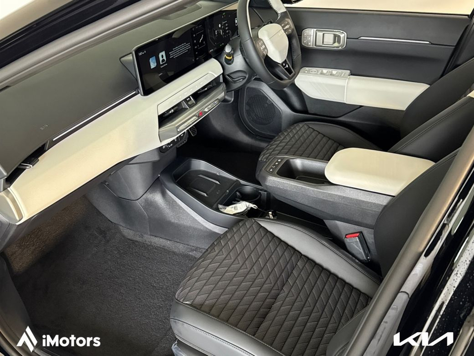 2025 Kia EV4 - image 12