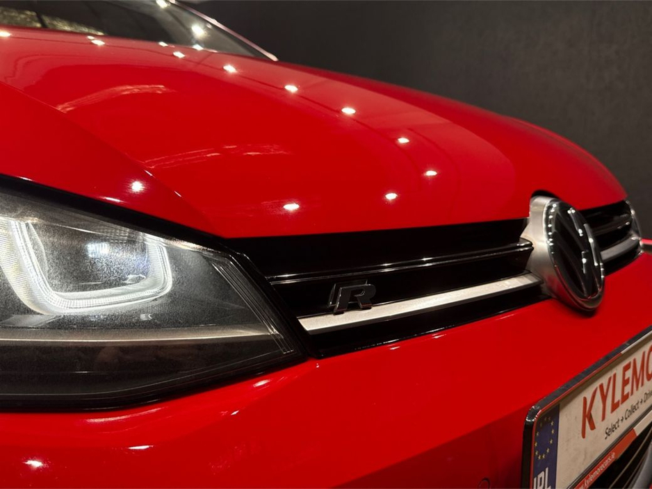 2015 Volkswagen Golf - image 12