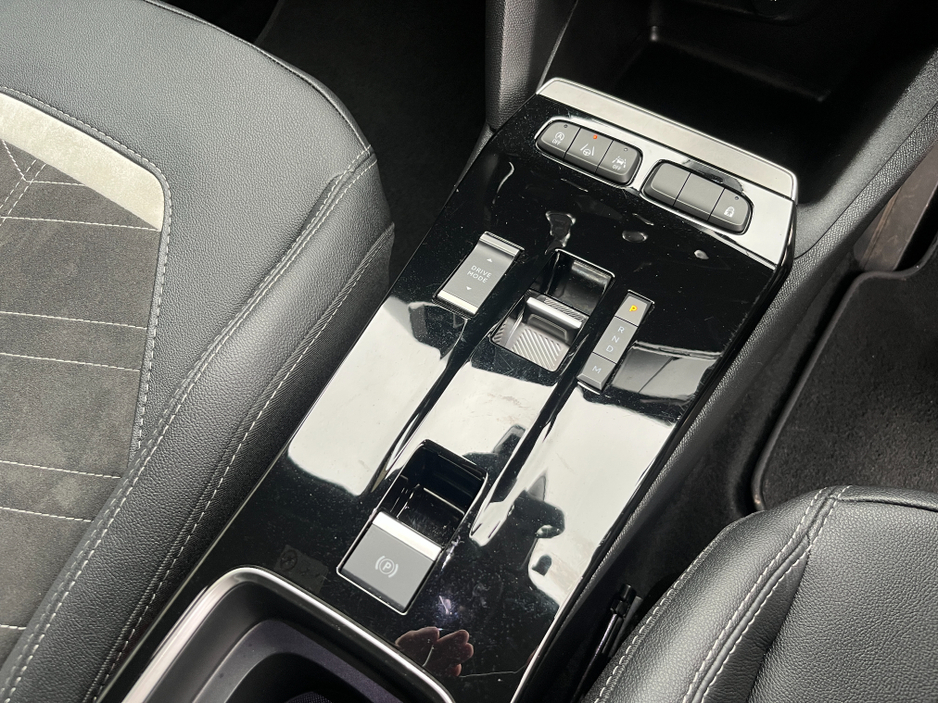 2024 Opel Mokka GS 1.2 PETROL AUTOMATIC //HEATED SEATS AND STEERING WHEEL//MASSAGE DRIVERS SEAT//REVERSE CAMERA//KEYLESS ENTRY//ADAPTIVE CRUISE CONTROL// €23,950