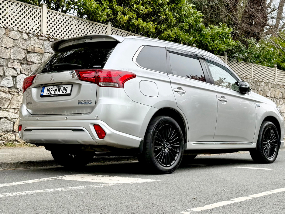 2019 Mitsubishi Outlander - image 7