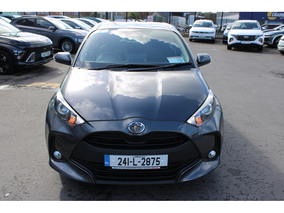 2024 Toyota Yaris - image 8