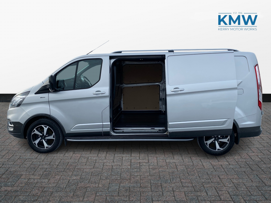 2023 Ford Transit Custom - image 3