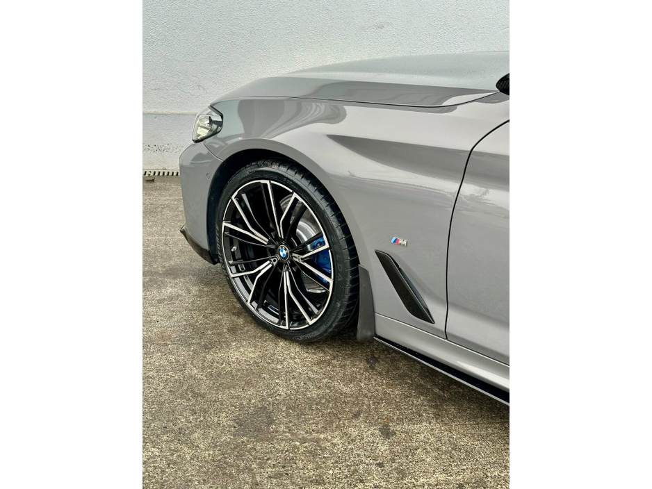 2021 BMW 5 Series - image 16