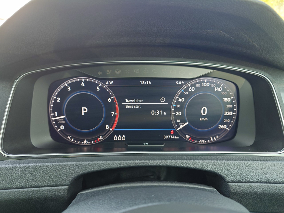 2019 Volkswagen Golf - image 11