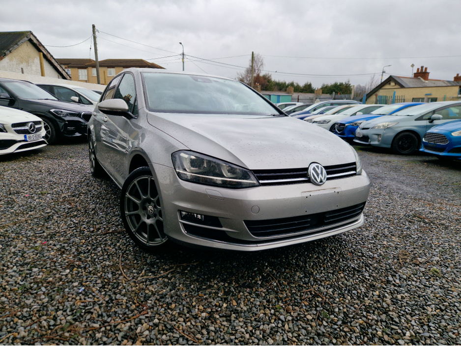2013 Volkswagen Golf 1.4 TSI Highline | Leather interior €12,450
