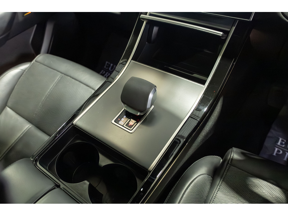 2024 Land Rover Range Rover Velar - image 19