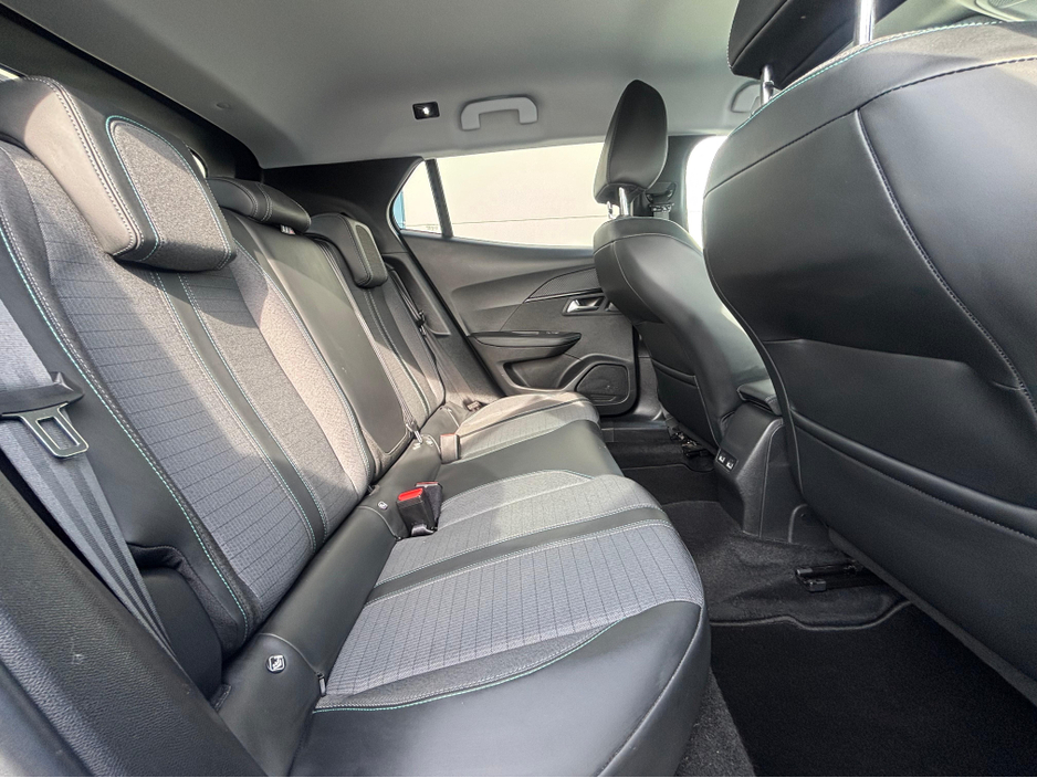 2021 Peugeot 2008 - image 7