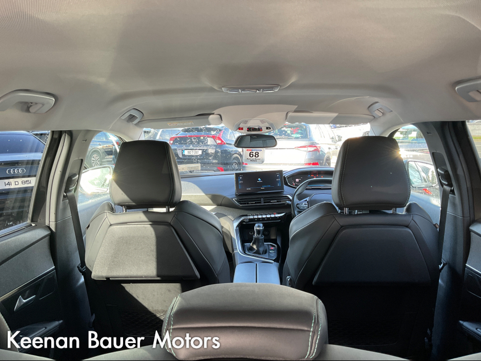 2021 Peugeot 5008 - image 6