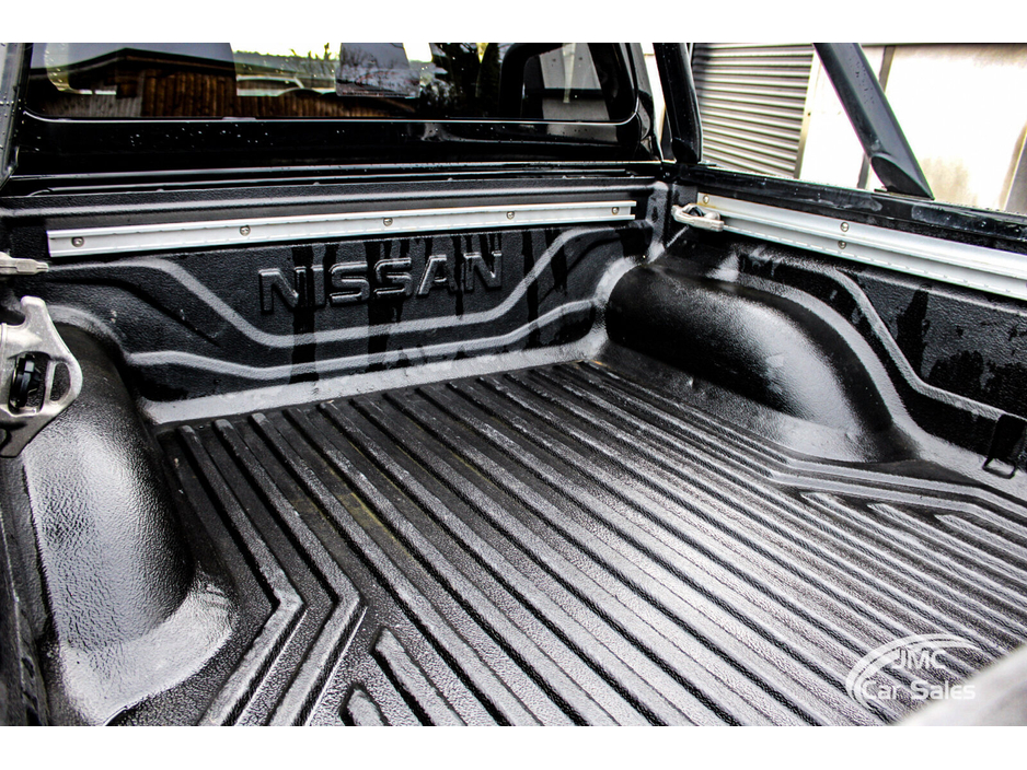 2018 Nissan Navara - image 28