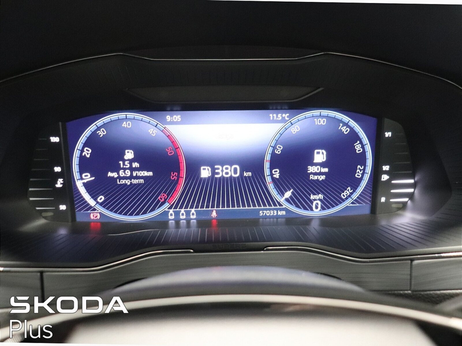 2022 Skoda Superb - image 17