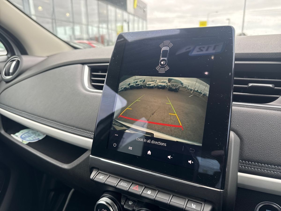 2020 Renault Zoe - image 14