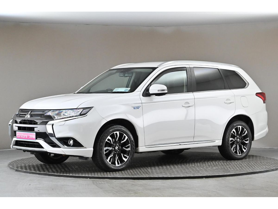 2018 Mitsubishi Outlander - image 4