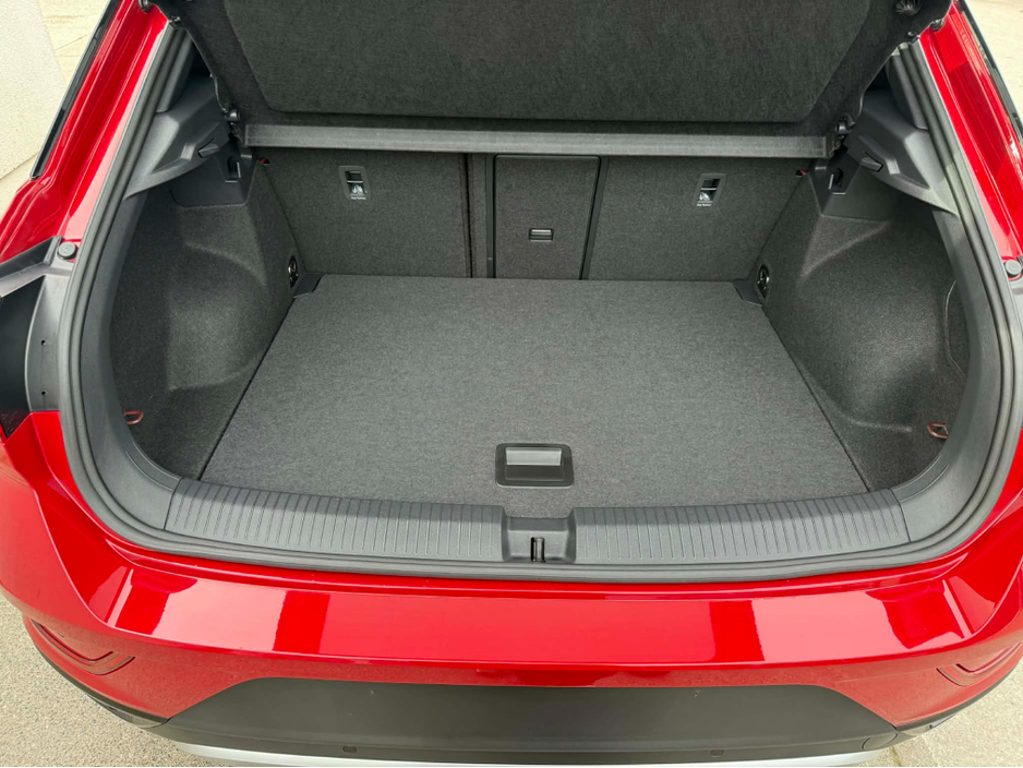 2024 Volkswagen T-Roc - image 9